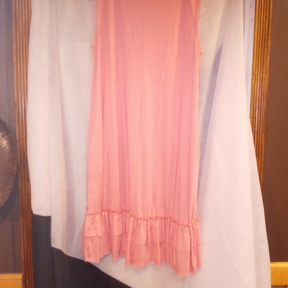 Ladies Ruffle dress - Picture 3 of 3